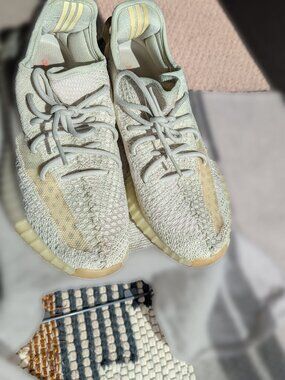 Adidas Yeezy Boost 350 V2 Light Sz 11 GY3438
